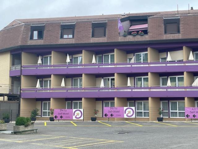 Eh!Toi Self Motel Etoy Eksteriør billede